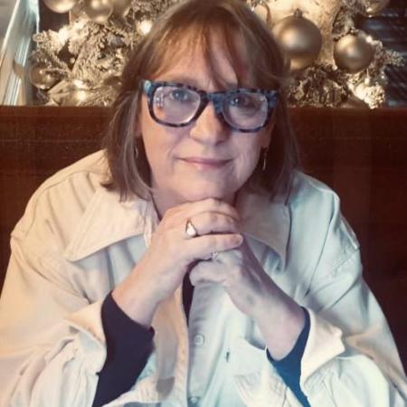 DIRECTOR : FIONA MACPHERSON