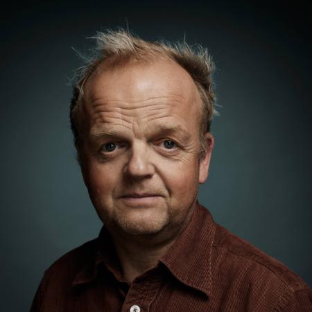 Toby Jones headshot