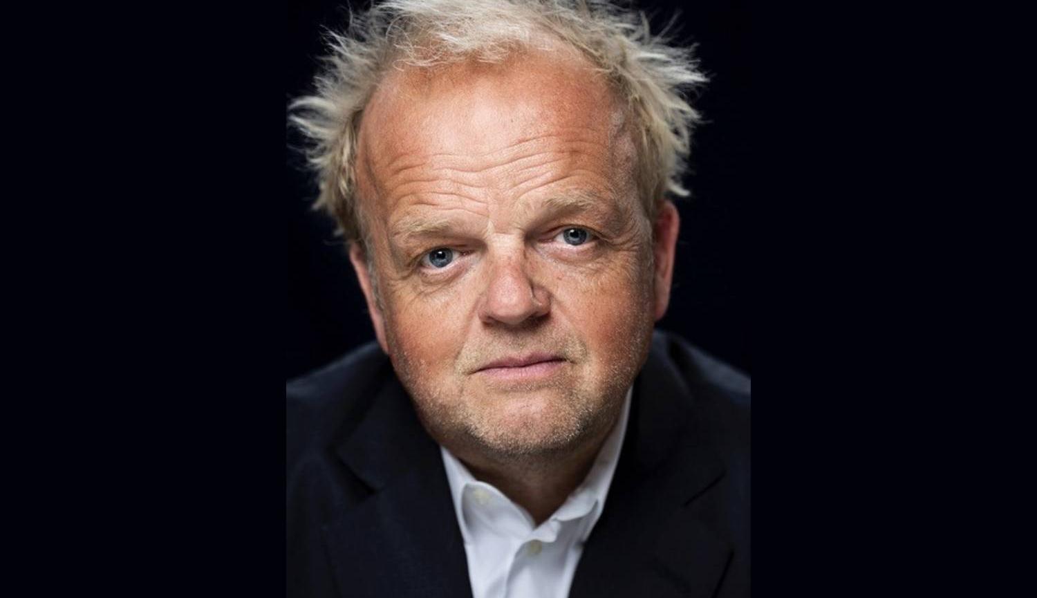 Toby Jones headshot